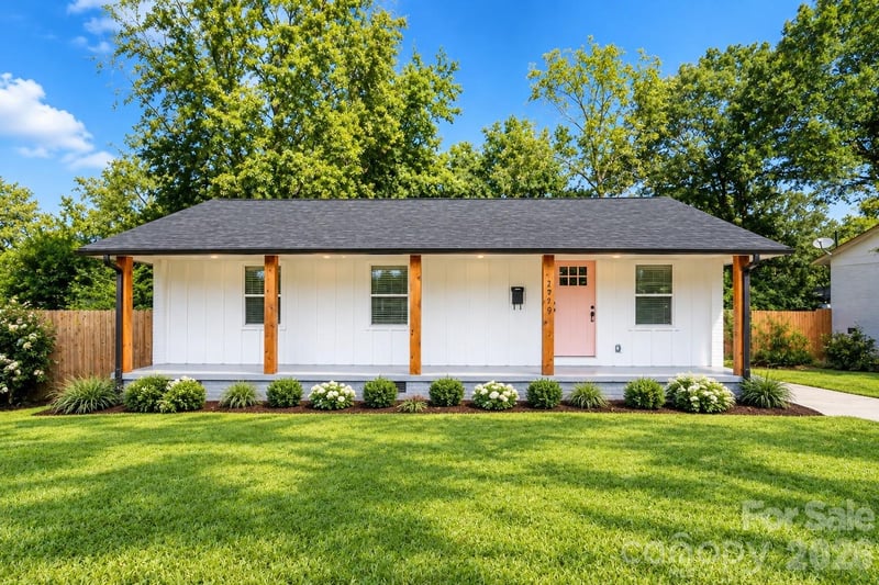 2520 Alleghany St, Charlotte, NC 28208