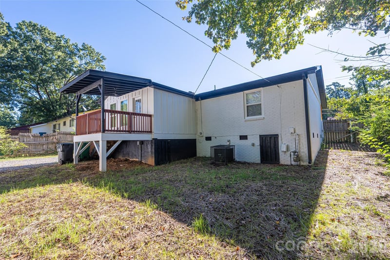 2520 Alleghany St, Charlotte, NC 28208