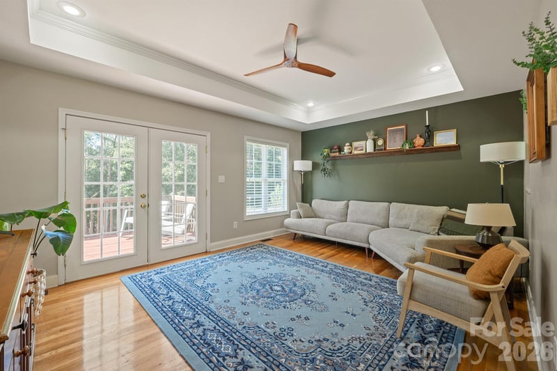 9530 Driftwood Ct, Hickory, NC 28601