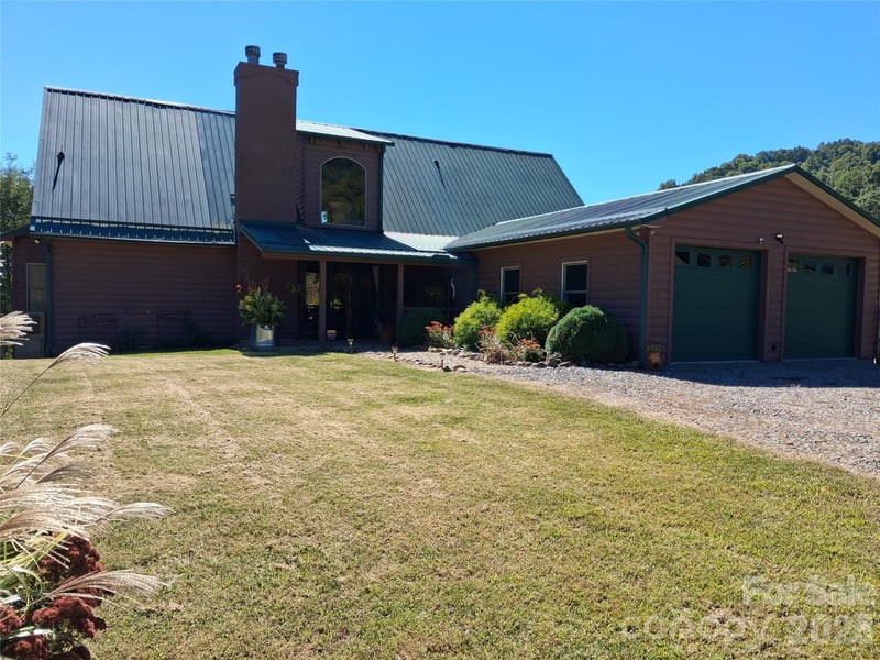 101 Trinity Dr, Clyde, NC 28721