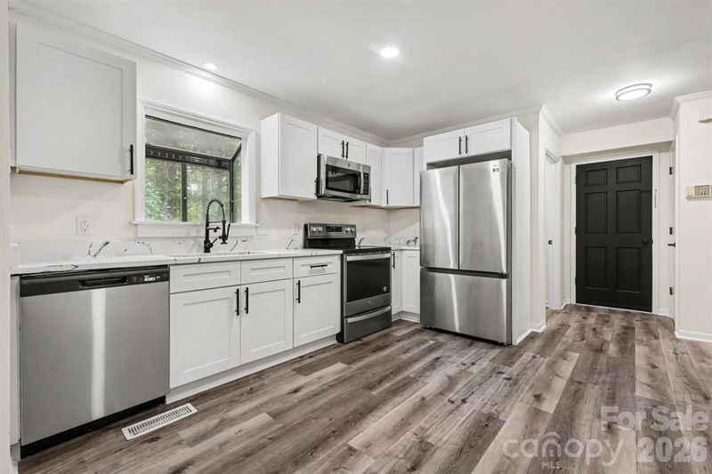 6524 Pine Forest Dr, York, SC 29745