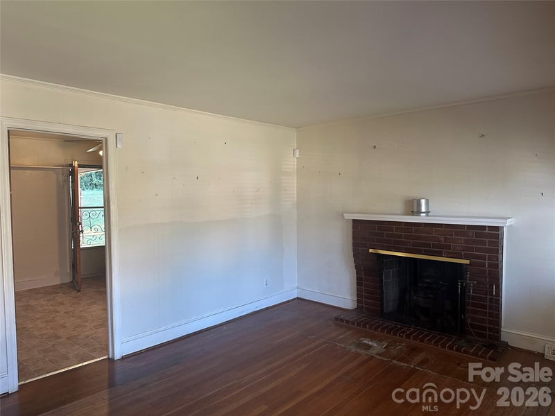 1435 Dean St, Charlotte, NC 28216