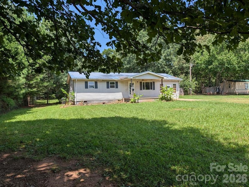 1859 Rollins Dr, Catawba, NC 28609