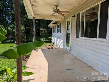 1859 Rollins Dr, Catawba, NC 28609