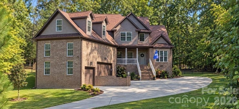 330 Woodland Glen Rd, Clover, SC 29710