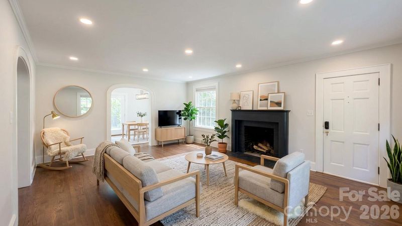 431 9th St NW, Hickory, NC 28601