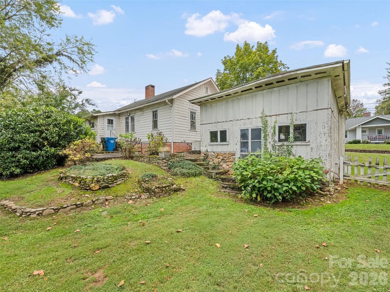 102 W Marshall St, Waynesville, NC 28786
