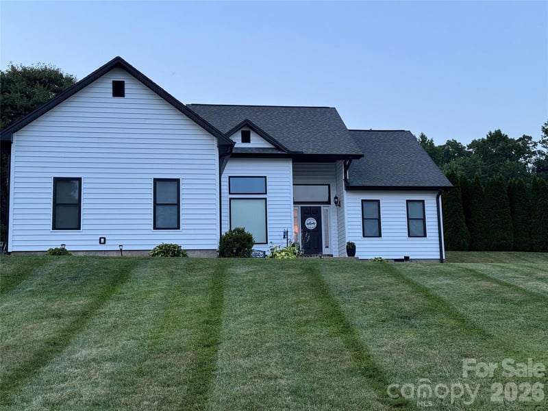 60 Golden Ln, Leicester, NC 28748