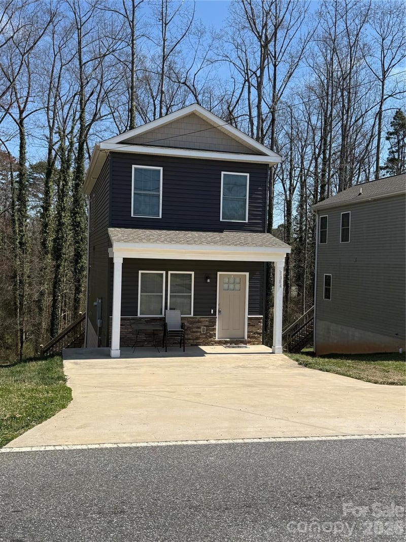 1084 20th St NE, Hickory, NC 28601