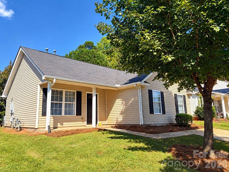 5430 Peachwood Dr, Charlotte, NC 28216