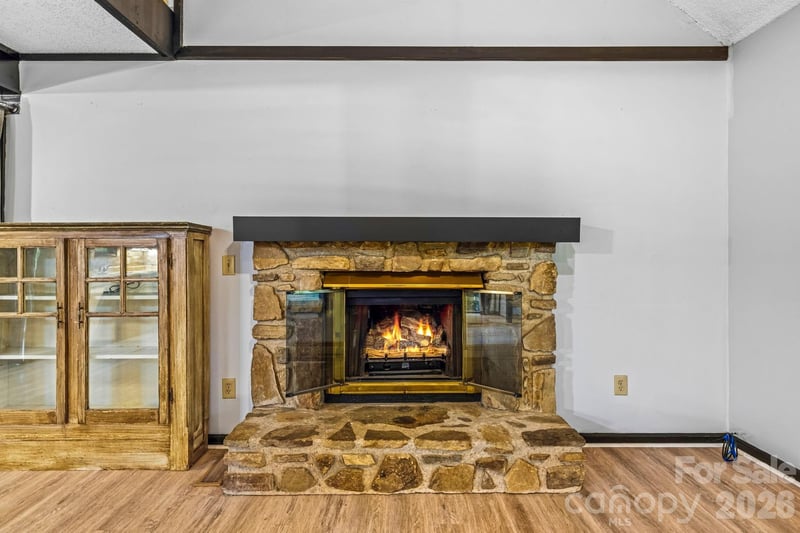 105 Shirley Dr, Maggie Valley, NC 28751