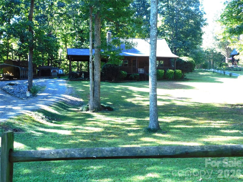306 Chickasaw Trl, Maiden, NC 28650