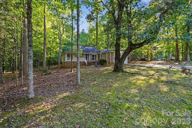 5607 Dorchester Ave, Harrisburg, NC 28075