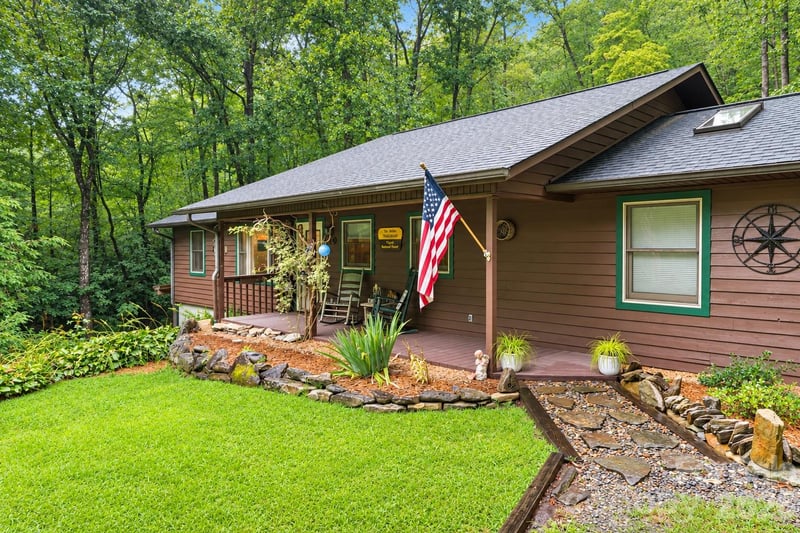 19 Forge Dr, Mills River, NC 28759