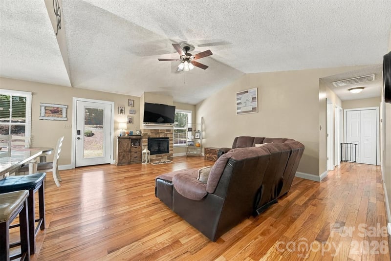 1636 Wellington Ave, Newton, NC 28658