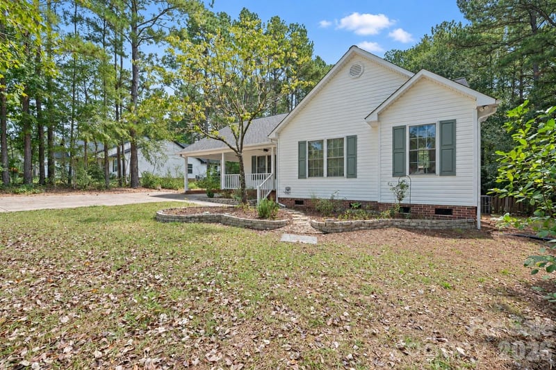 2017 Country Club Dr, Lancaster, SC 29720