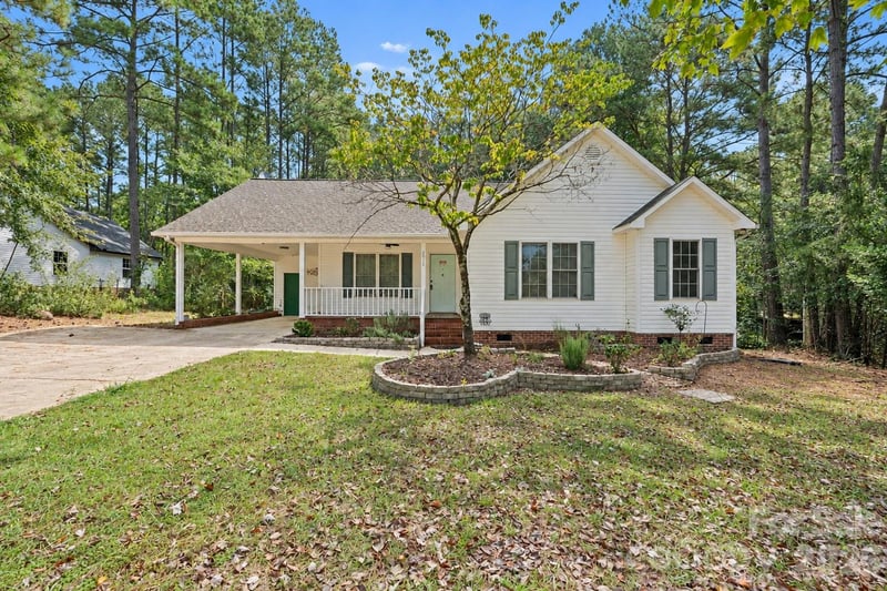 2017 Country Club Dr, Lancaster, SC 29720