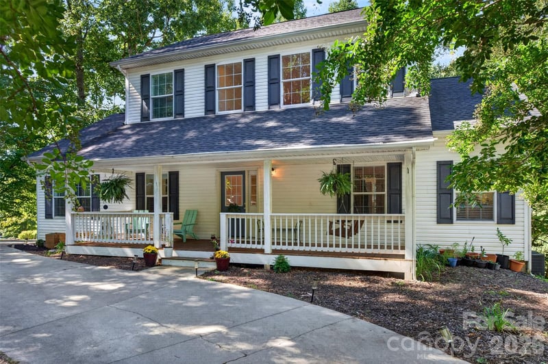 9 Gollum Dr, Fairview, NC 28730