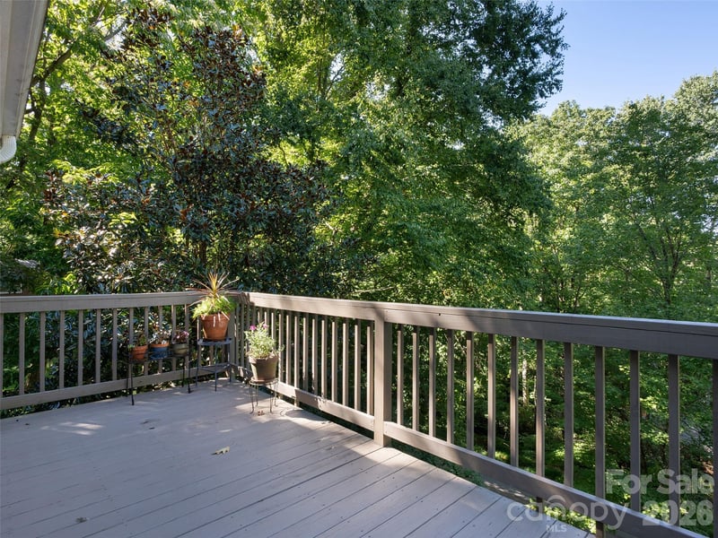 172 Long John Dr, Hendersonville, NC 28791