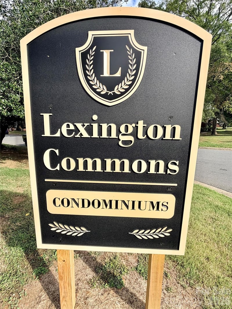 11011 Hunter Trail Ln, Charlotte, NC 28226