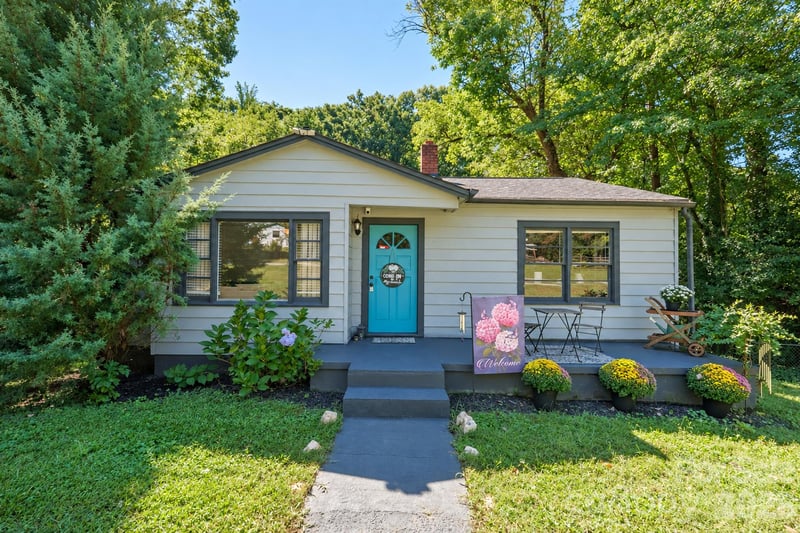 907 Mauney Rd, Stanley, NC 28164