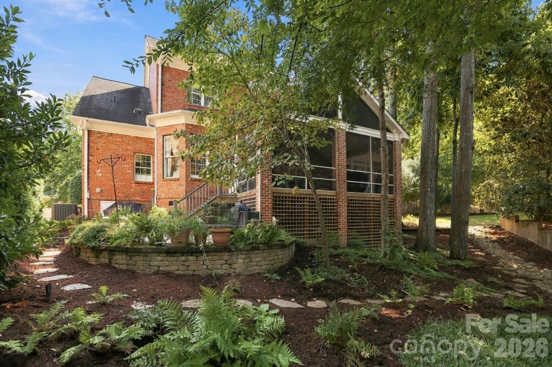 3716 Eastover Hills Ct, Charlotte, NC 28211