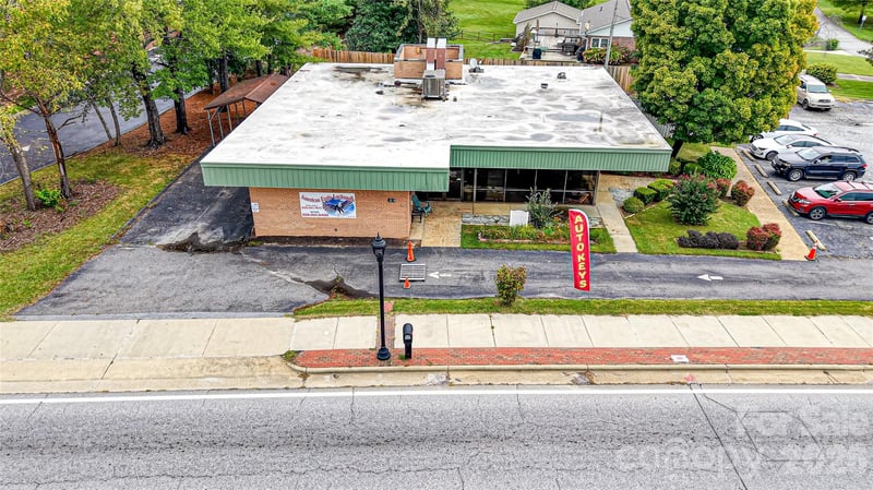 3484 Hendersonville Rd, Fletcher, NC 28732