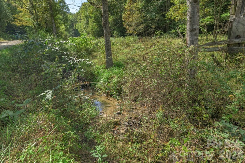 10281 White Oak Rd, Waynesville, NC 28785