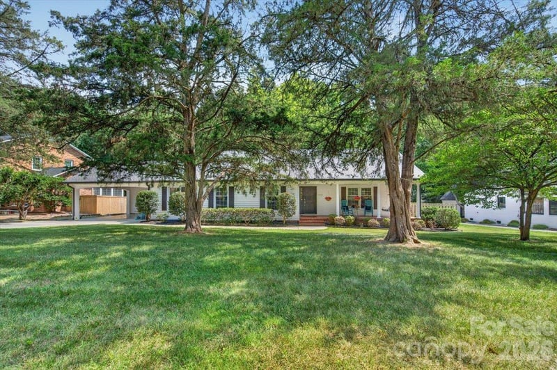 4124 Bridgewood Ln, Charlotte, NC 28226