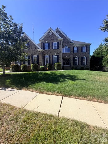 16803 Silversword Dr, Charlotte, NC 28213