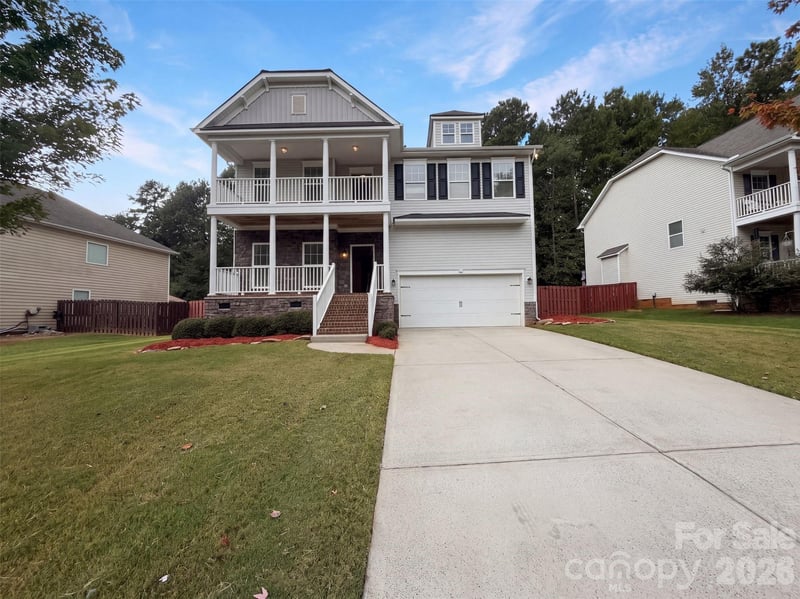 330 Windy Pine Dr, Lake Wylie, SC 29710