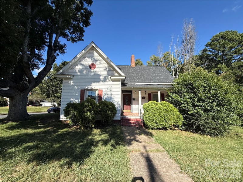 261 W Iredell Ave, Mooresville, NC 28115