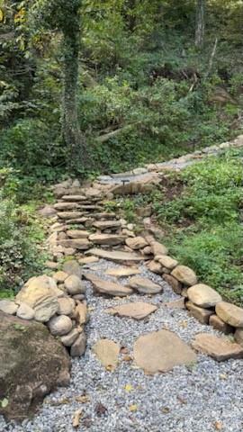 42 Mountain Farm Rd, Burnsville, NC 28714