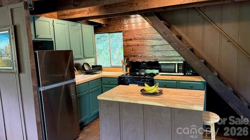 42 Mountain Farm Rd, Burnsville, NC 28714