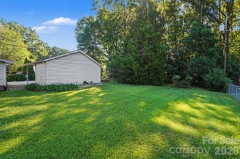 1204 Vickie Ln, Matthews, NC 28104
