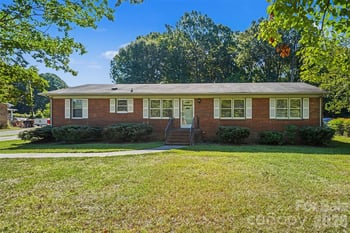 1204 Vickie Ln, Matthews, NC 28104
