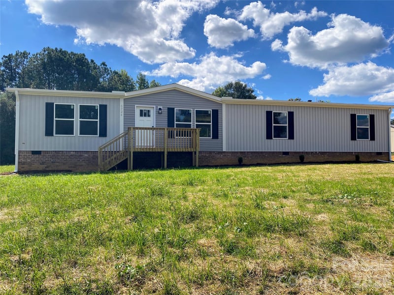 5726 Landon Pl, Heath Springs, SC 29058