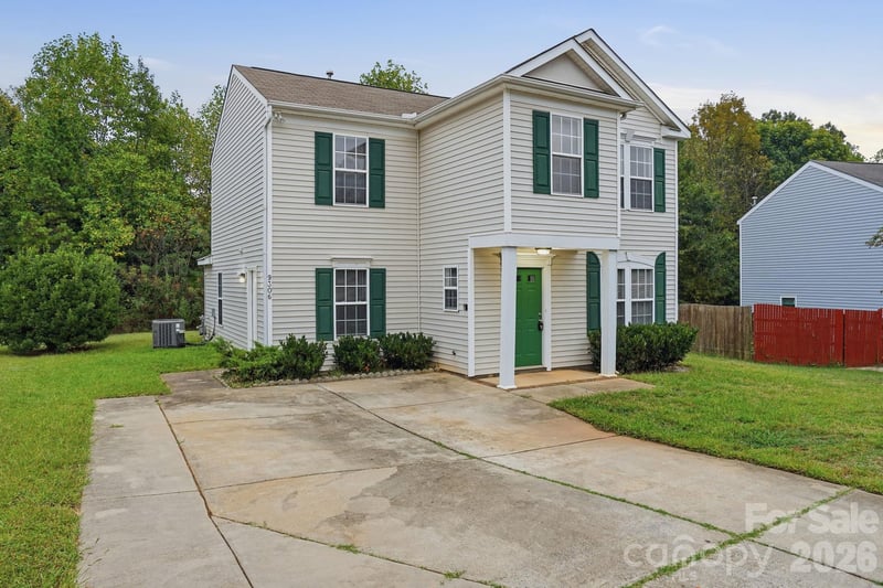 9306 Tiger Lily Ln, Charlotte, NC 28215
