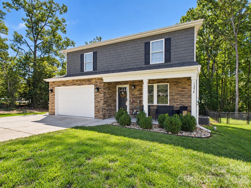 1358 26th Ave NE, Hickory, NC 28601