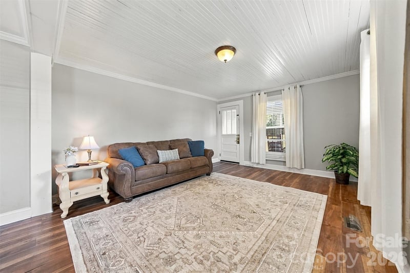 4021 Sulphur Springs Rd NE, Hickory, NC 28601
