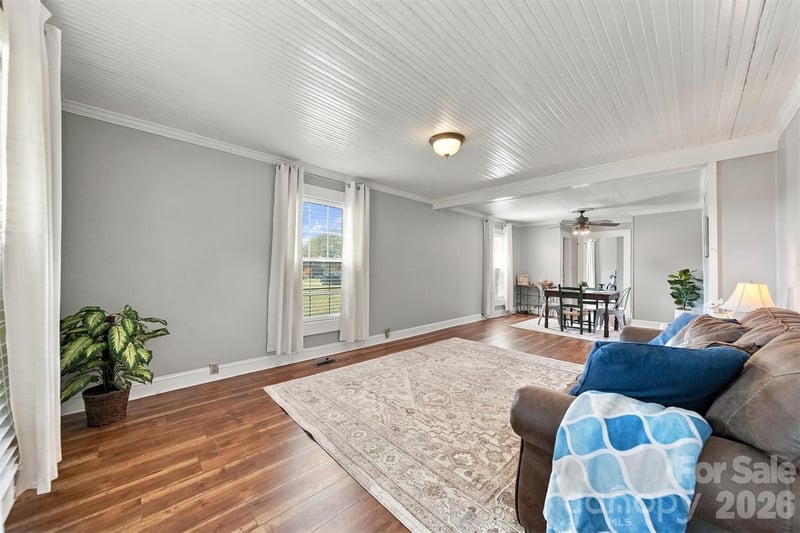 4021 Sulphur Springs Rd NE, Hickory, NC 28601