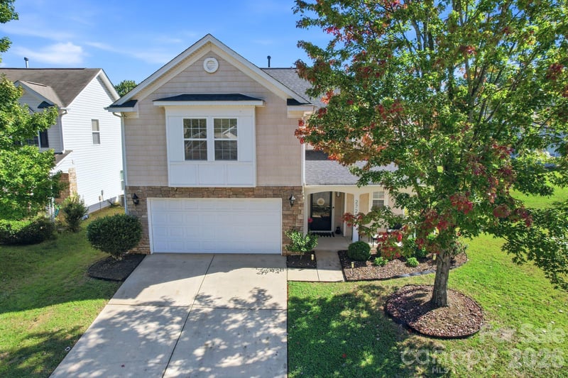 2729 Markham Woods Ct, Charlotte, NC 28214