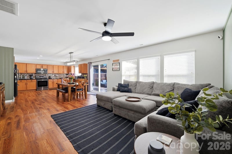 2729 Markham Woods Ct, Charlotte, NC 28214
