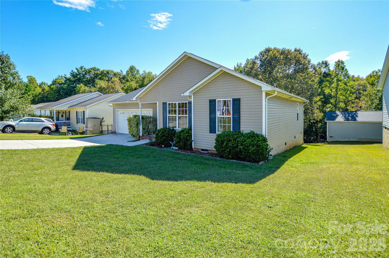 175 Alexander Heritage Dr #61, Hickory, NC 28601