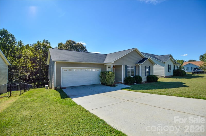 175 Alexander Heritage Dr #61, Hickory, NC 28601