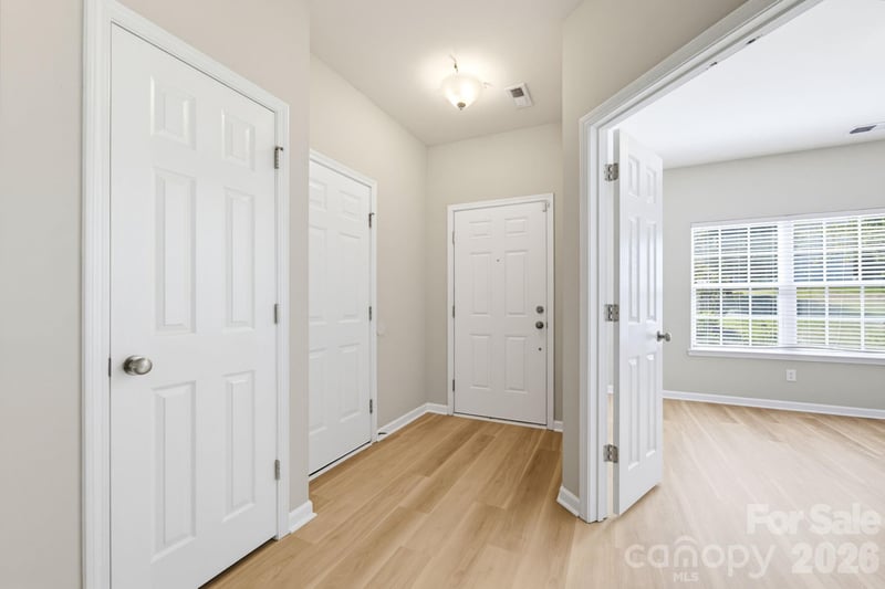 1704 Swan Dr, Charlotte, NC 28216