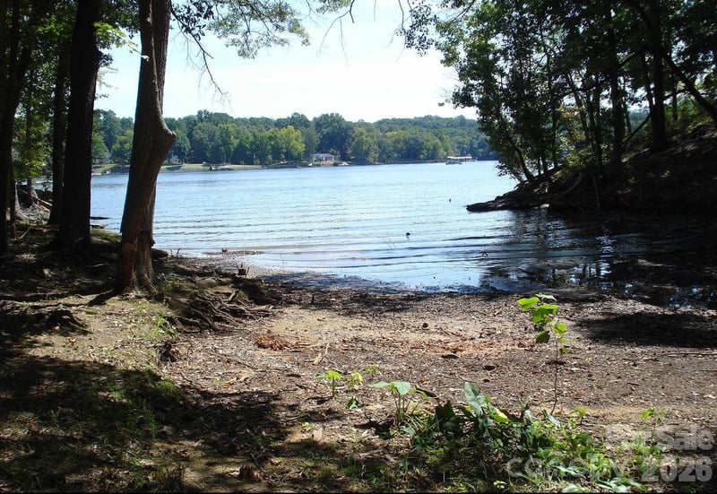 3201 Lake Pointe Dr, Belmont, NC 28012