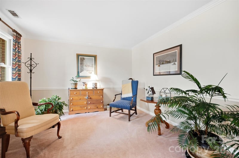 625 Davie Ave, Statesville, NC 28677