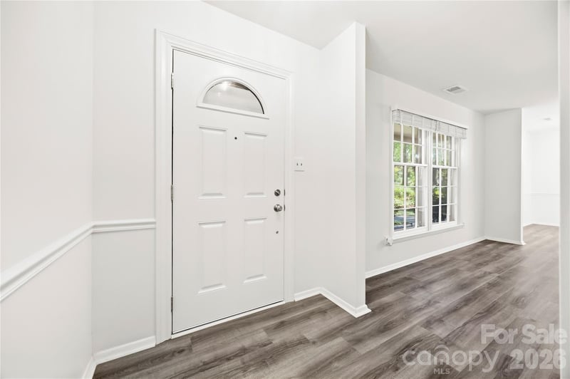 9112 Sardis Forest Dr, Charlotte, NC 28270