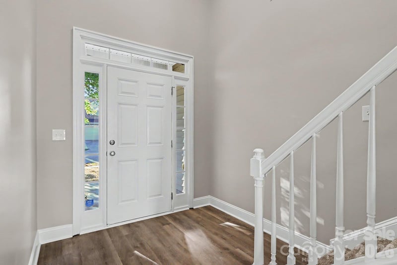 4059 Houldsworth Dr, Charlotte, NC 28213